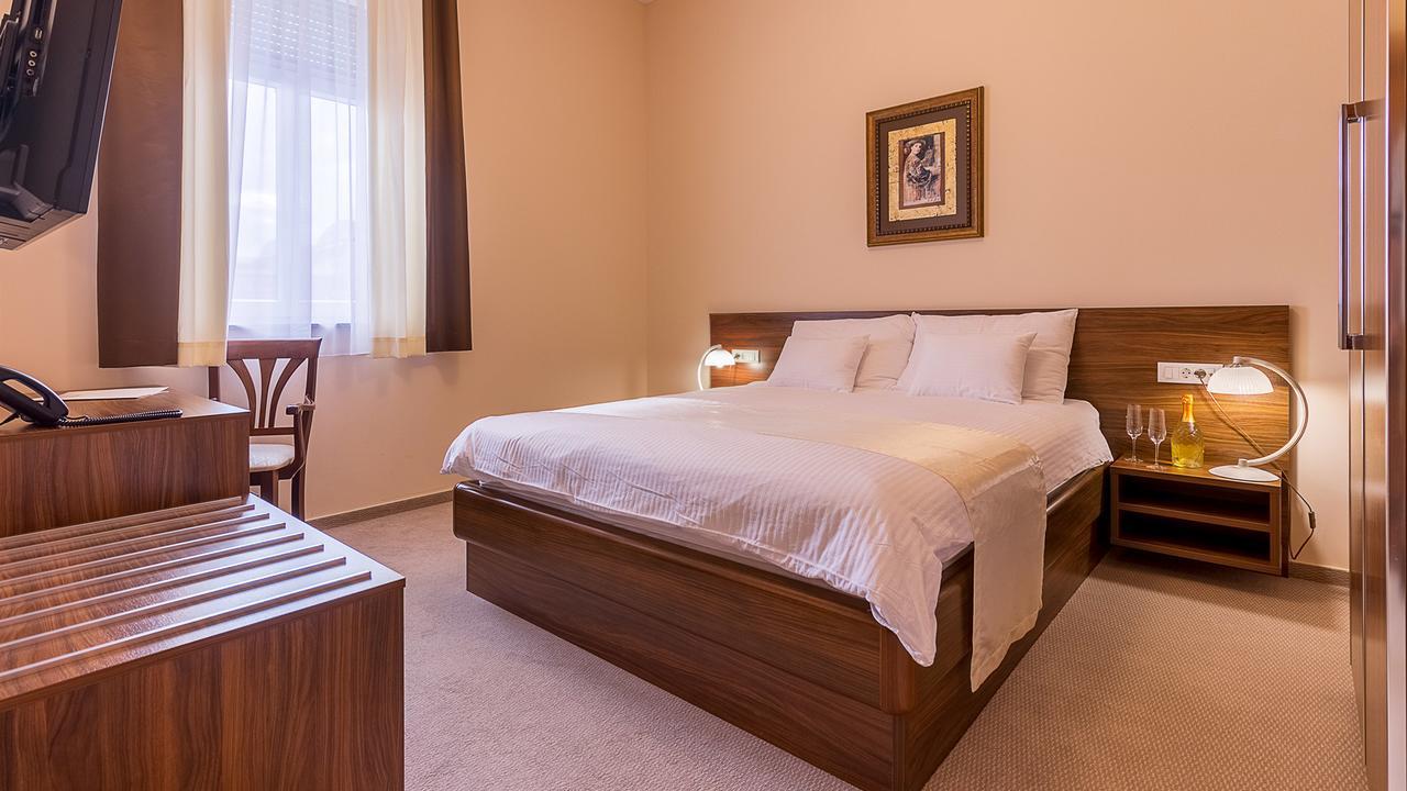 Hotel Maroon Zagrzeb Zewnętrze zdjęcie