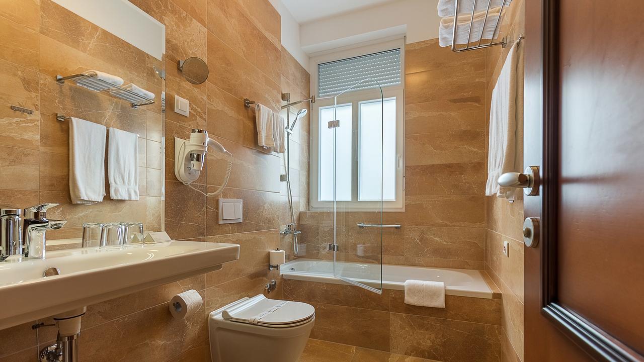 Hotel Maroon Zagrzeb Zewnętrze zdjęcie