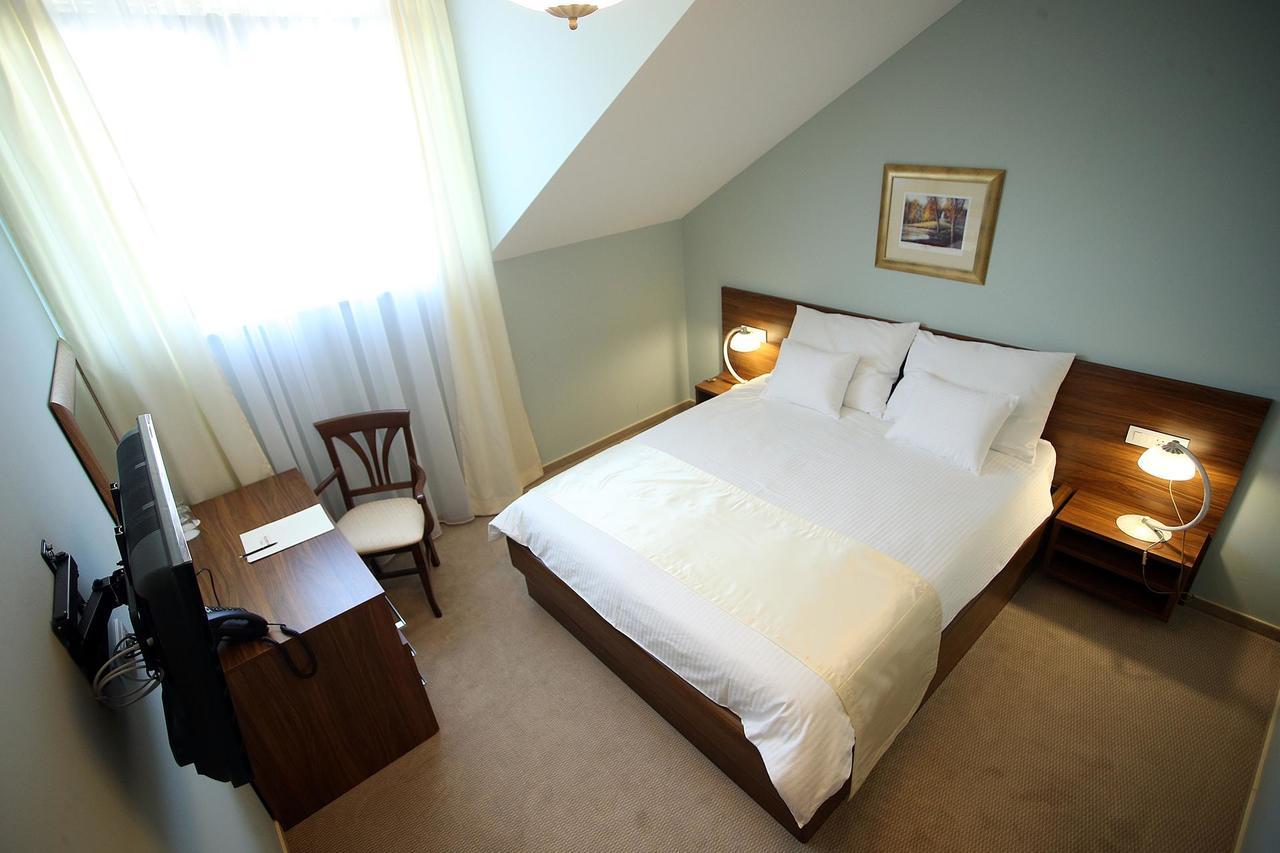 Hotel Maroon Zagrzeb Zewnętrze zdjęcie