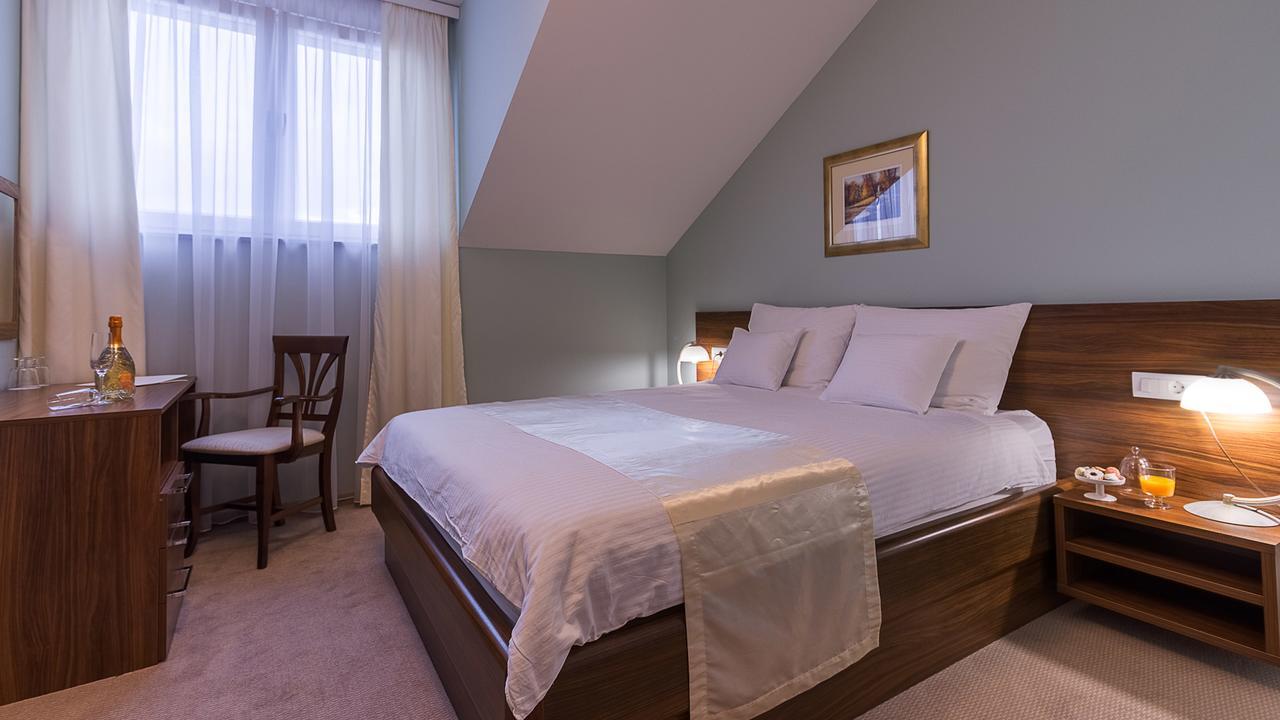 Hotel Maroon Zagrzeb Zewnętrze zdjęcie